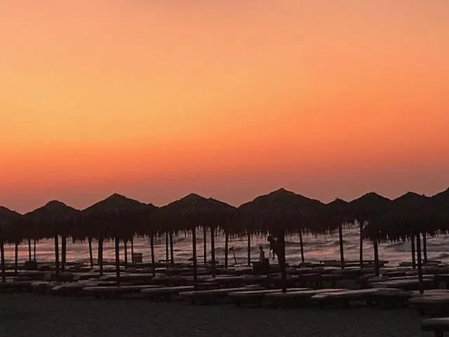 Апартаменты Mikes On The