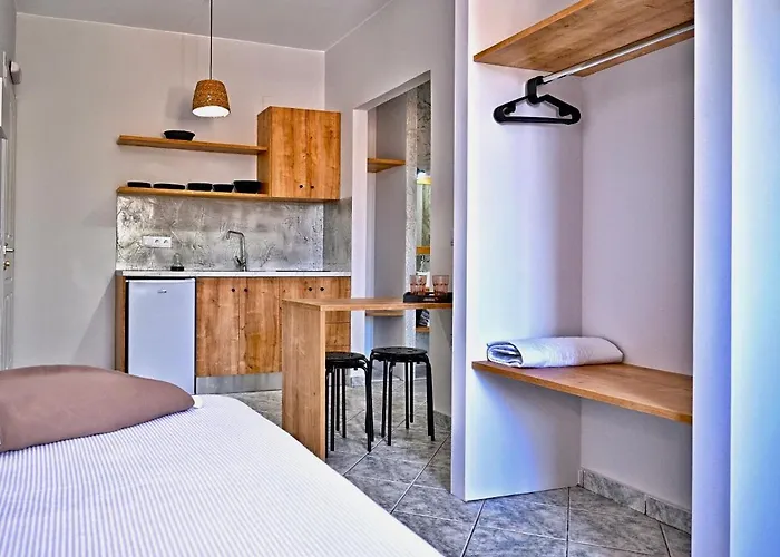 Mikes On The * Херсониссос