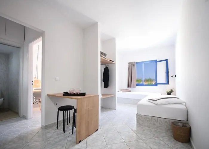 Mikes On The Херсониссос