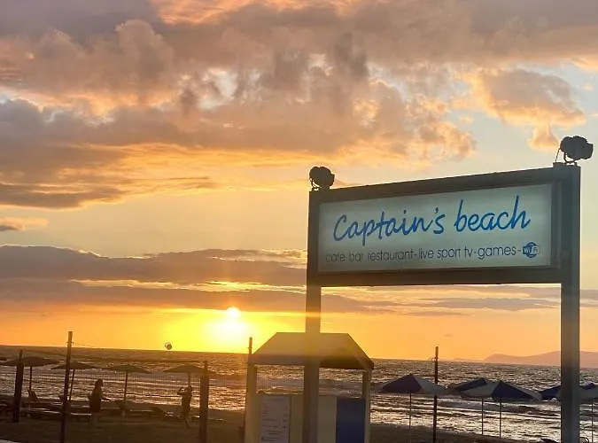 Mikes On The * Hersonissos (Crete)