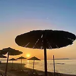 Mikes On The Херсонісос