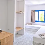 Апартаменти Mikes On The *