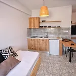 Апартаменти Mikes On The Херсонісос