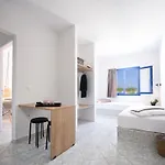 Mikes On The Херсонісос