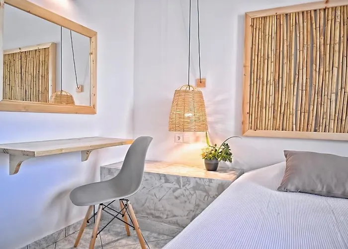 Mikes On The Apartment *